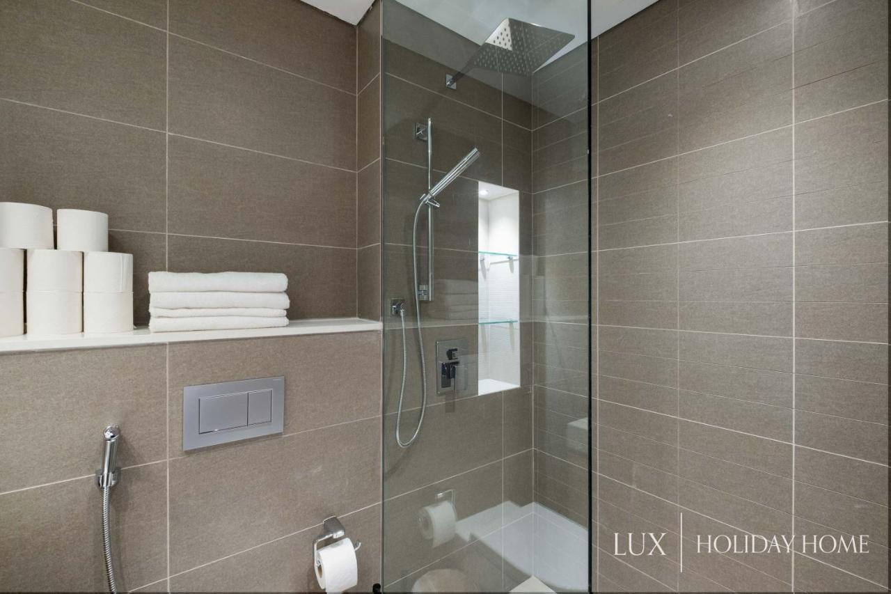 Lux - Contemporary Suite With Full Marina View Dubai Buitenkant foto
